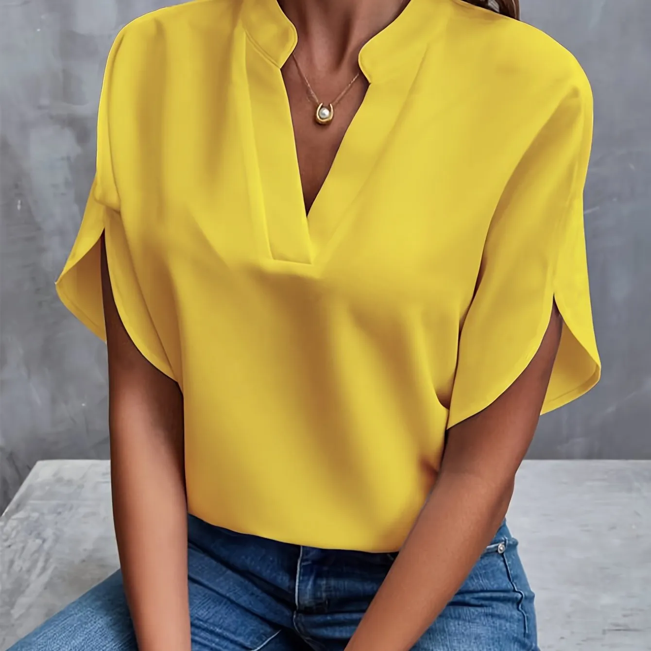 Avery™ - Easygoing V-Neck Top