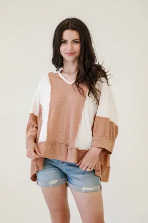 Contemporary Cool Oversize Top in Natural/Topaz