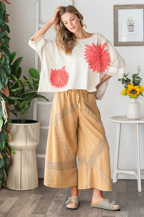 Della  WASHED 3D FLOWER BOXY KNIT TOP-Cream