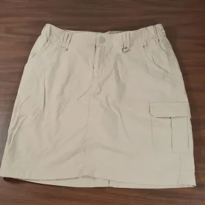 Duluth Trading Company Dry on the Fly Woman’s Army Khaki Tan Skort Size‎ 10