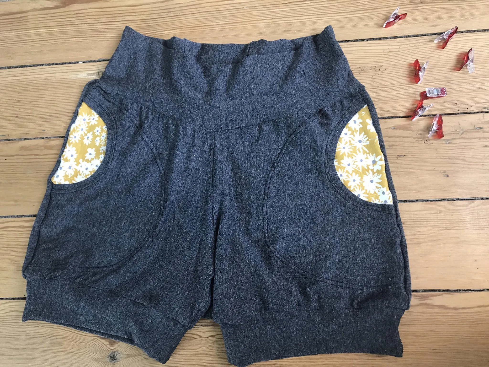 Four Seasons Joggers (Adult Curve Fit)