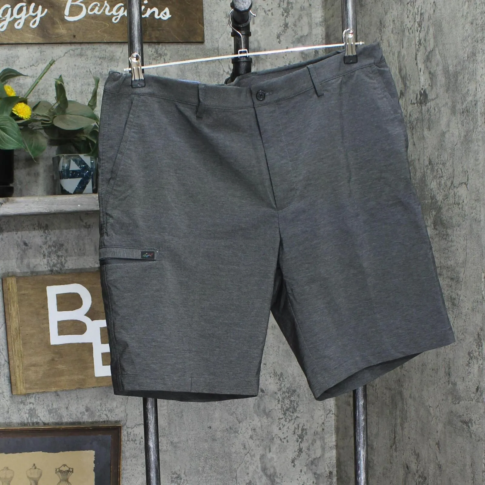 Greg Norman Men's Comfort Stretch Comfort Waistband Performance Golf Shorts