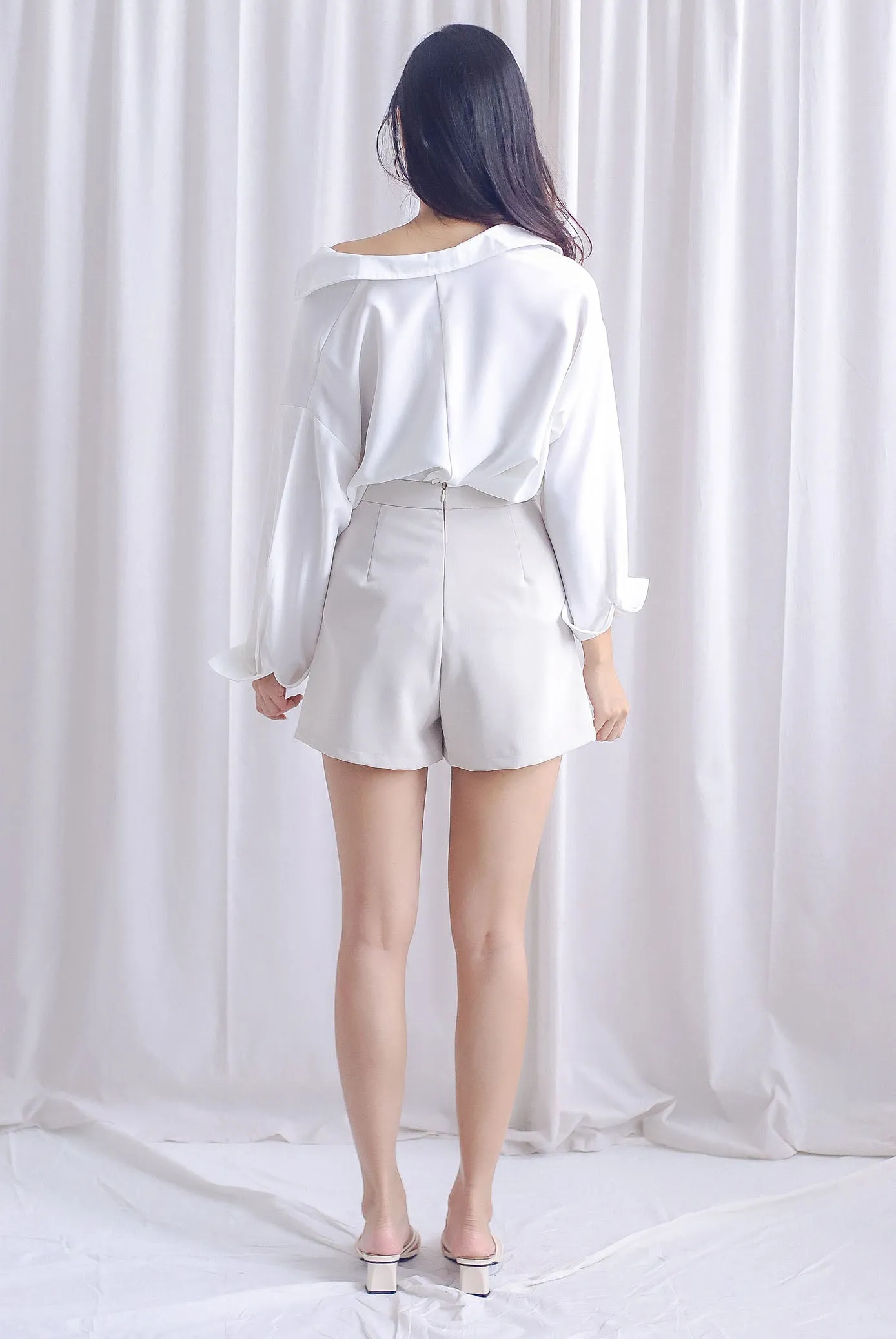 Jezebel Pleated Shorts In Wheat