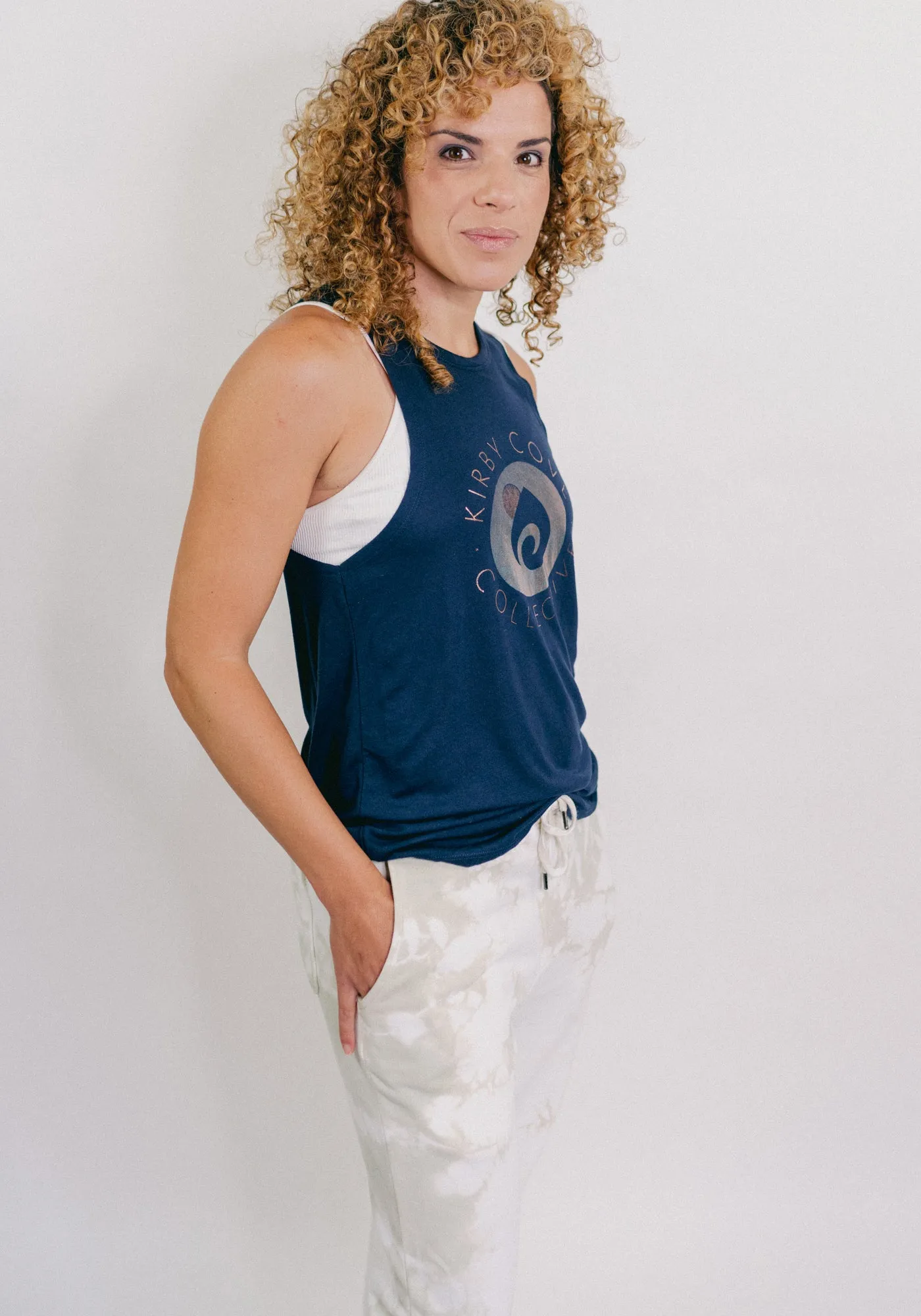 Kirby Cove Collective Graphic Muscle Tank – Navy/Rosegold