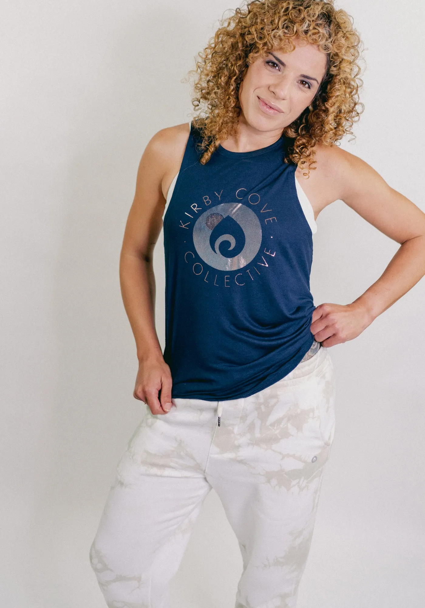 Kirby Cove Collective Graphic Muscle Tank – Navy/Rosegold