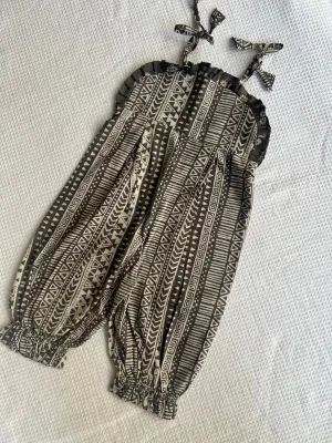 Klingaru Jumpsuit - Black Geometric