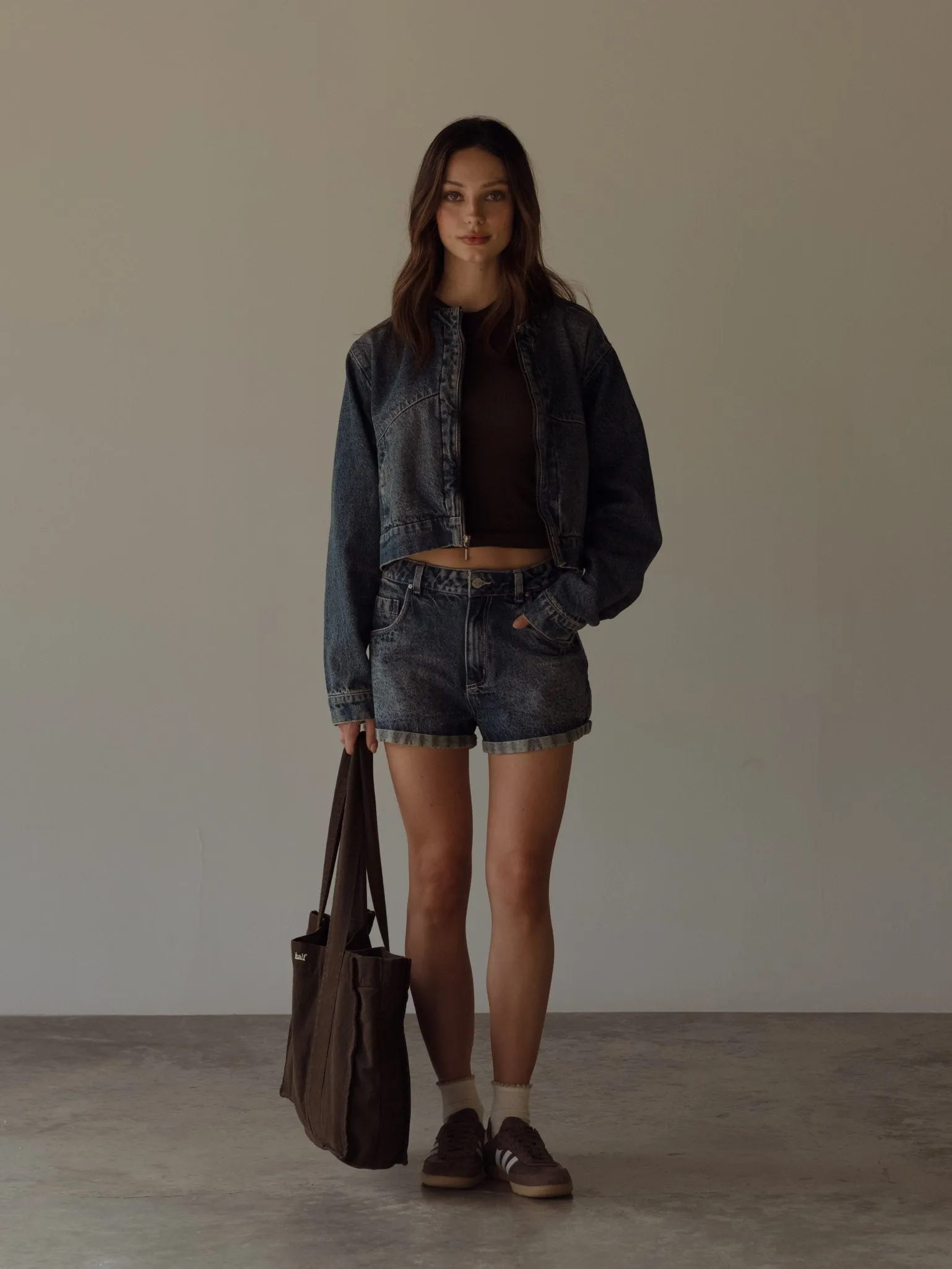 LOW RISE DENIM SHORT  - DIRTY CLASSIC BLUE