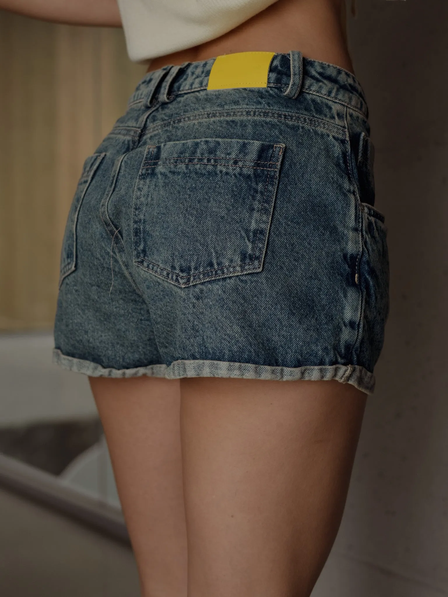 LOW RISE DENIM SHORT  - DIRTY CLASSIC BLUE
