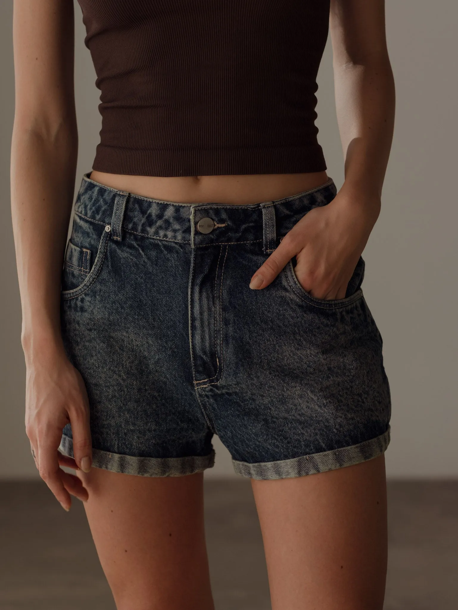 LOW RISE DENIM SHORT  - DIRTY CLASSIC BLUE