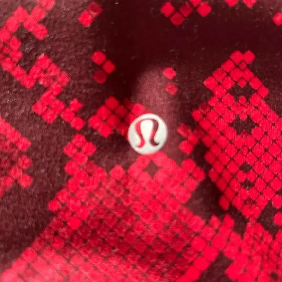 Lululemon Boogie Short (Roll Down) Ziggy Snake Red Tide Cranberry Size 6