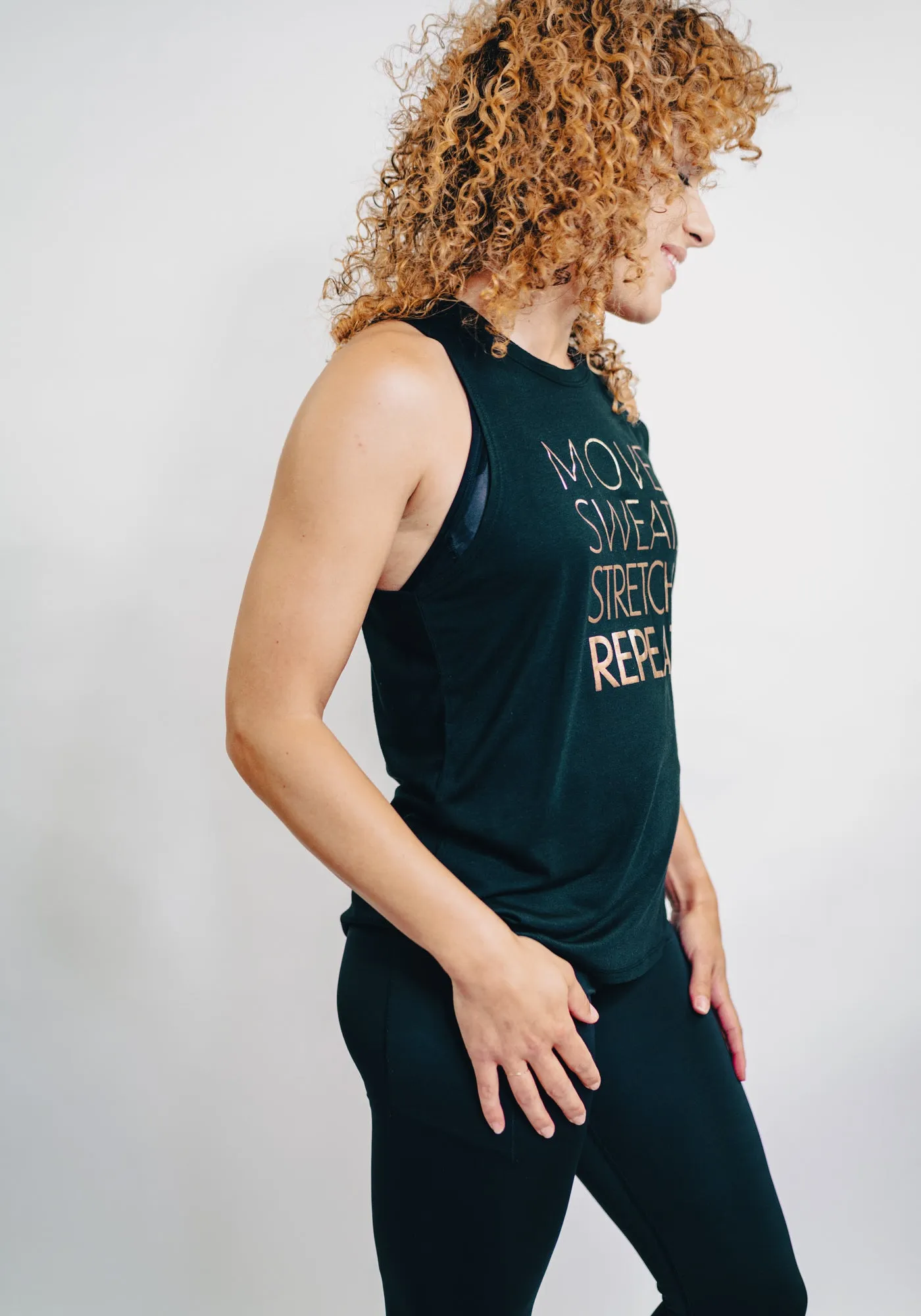 Move. Sweat. Stretch. Repeat. Graphic Muscle Tank – Black/Rosegold