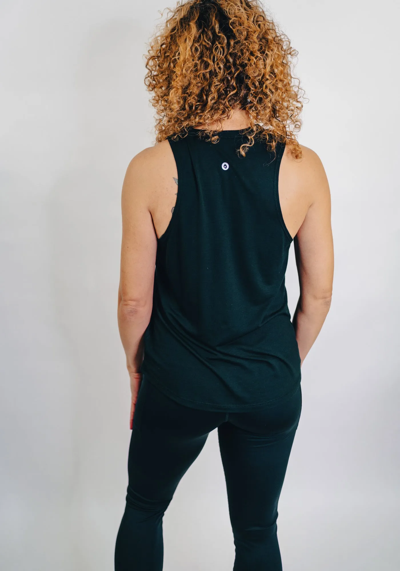 Move. Sweat. Stretch. Repeat. Graphic Muscle Tank – Black/Rosegold