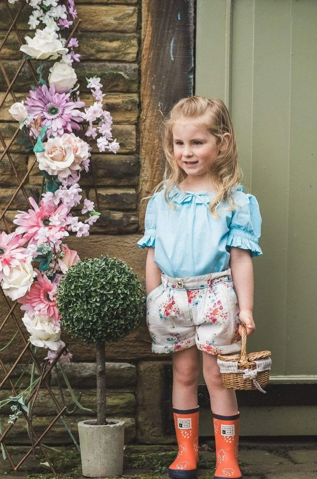 Neave: Floral shorts