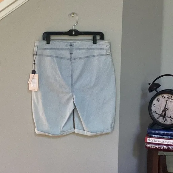 NYDJ Higher Rise Ella Short