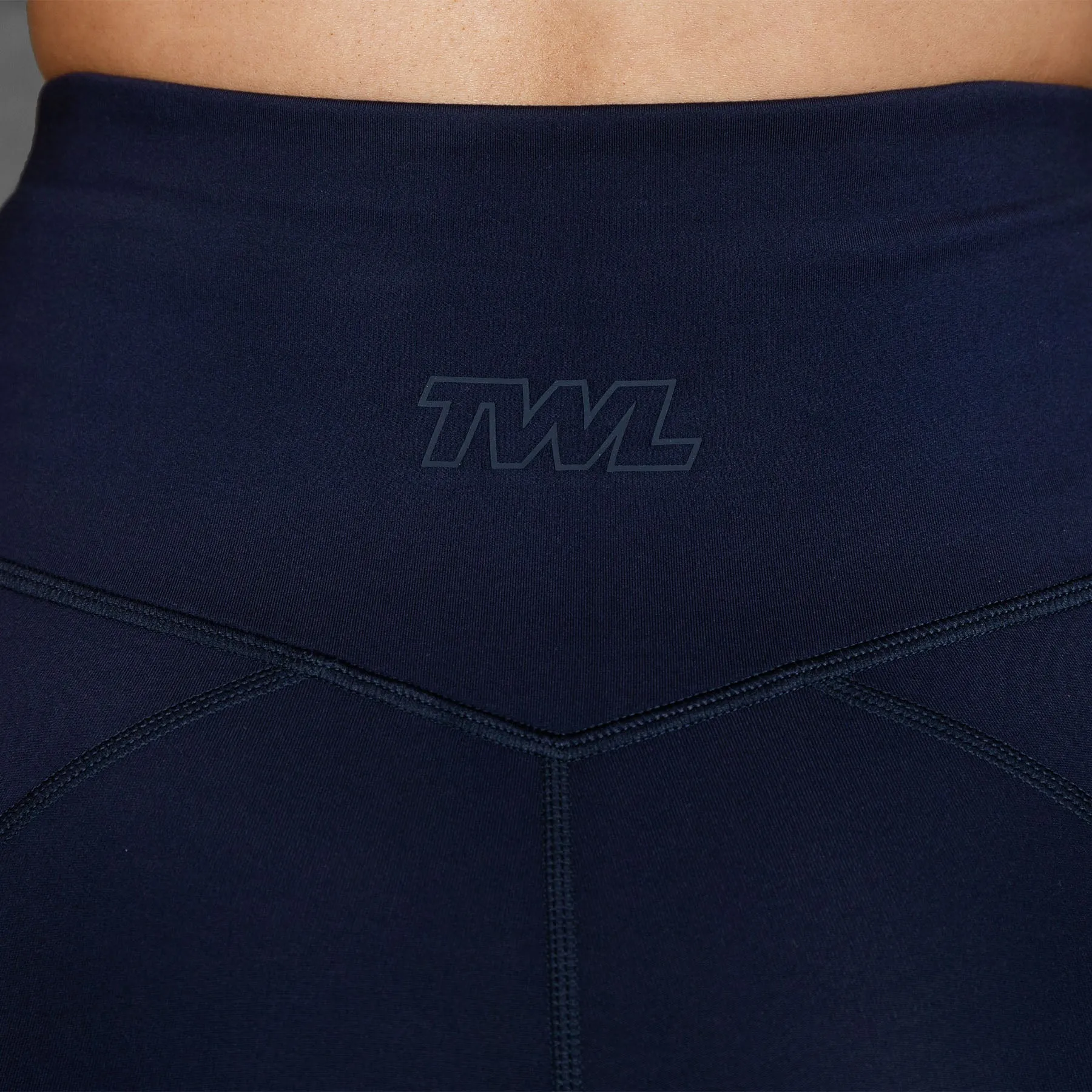 TWL - WOMEN'S ENERGY SHORTS MID LENGTH - ATHLETE - MIDNIGHT NAVY